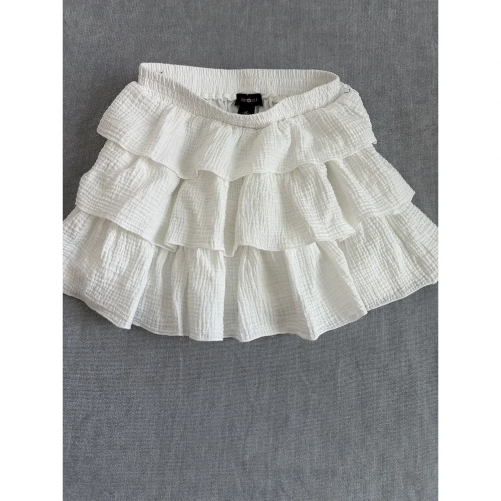 Amy Byer Girls White Ruffle Skirt Size L (14) CUTE!